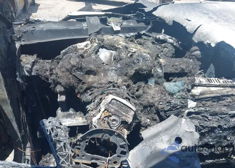 2012 Mercedes-Benz C 250 Luxury/Sport z USA, uszkodzony, nr VIN WDDGF4HB9CA646703